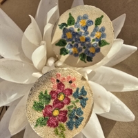 blå buket multifarvet buket i mini glasperler på metalplade ubrændte emaljearbejder fra Frankrig gamle genbrug